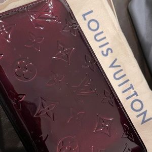 Louis Vuitton Zippy Wallet in Vernis